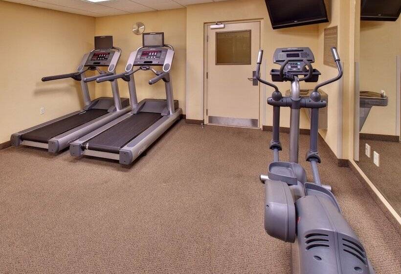 هتل Candlewood Suites Omaha Airport By Ihg