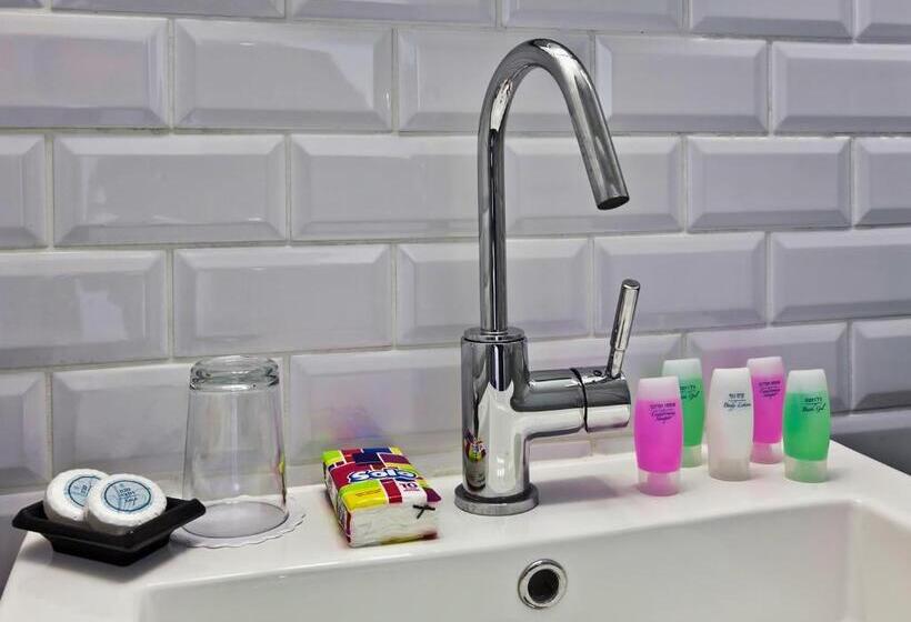 Center Chic Hotel   An Atlas Boutique