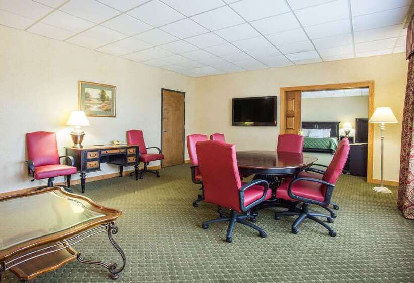 ホテル Days Inn & Suites By Wyndham Sutton Flatwoods