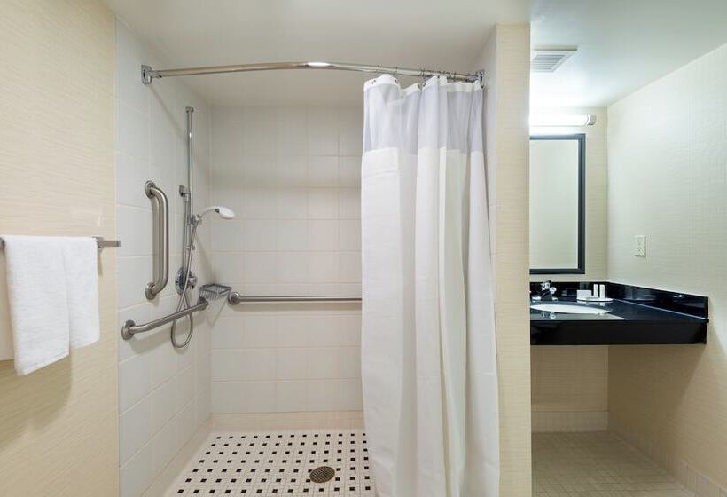 هتل Fairfield Inn & Suites Louisville Downtown