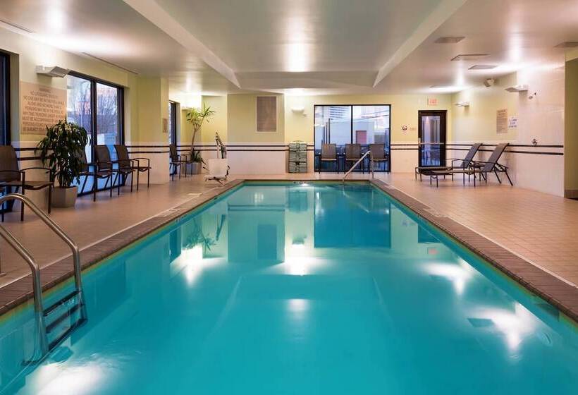 هتل Fairfield Inn & Suites Louisville Downtown