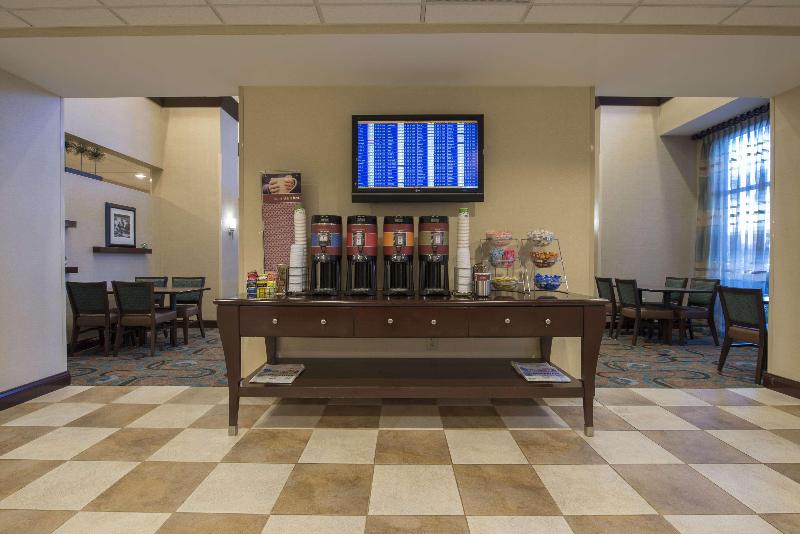 هتل Hampton Inn & Suites Atlanta Airport West/camp Creek Pkwy