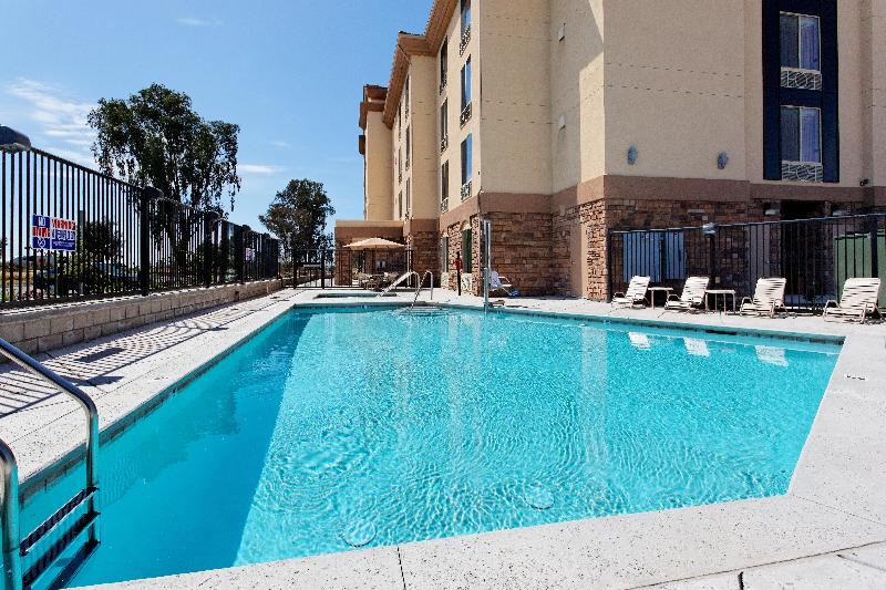 هتل Holiday Inn Express Fresno Northwest   Herndon, An Ihg