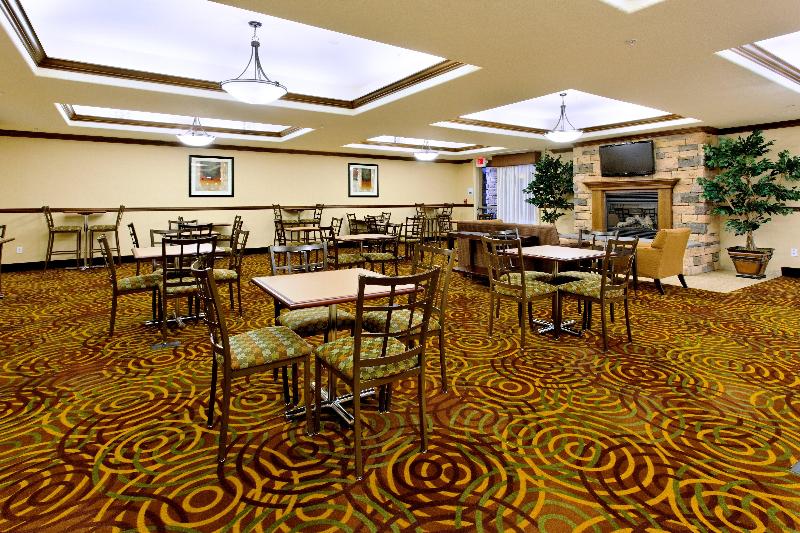 هتل Holiday Inn Express Fresno Northwest   Herndon, An Ihg