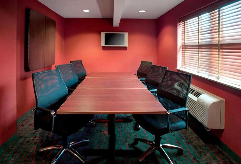 هتل Residence Inn By Marriott Saratoga Springs