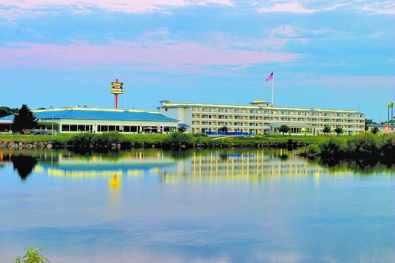 בית מלון כפרי Shilo Inns Idaho Falls