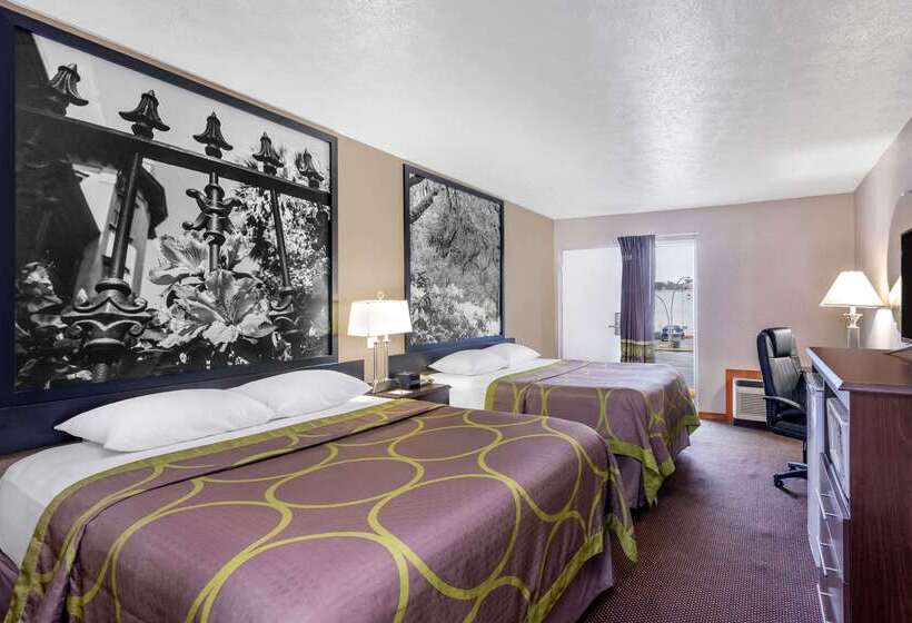 فندق Super 8 By Wyndham Locust Grove