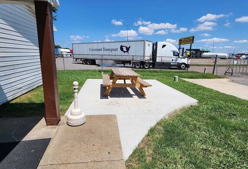 فندق Super 8 By Wyndham West Memphis