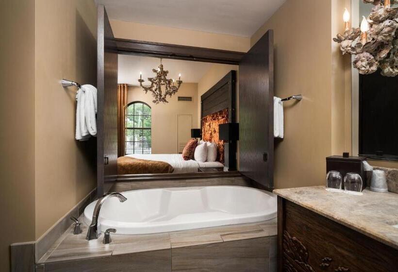 The Bohemian Hotel Savannah Riverfront, Autograph Collection