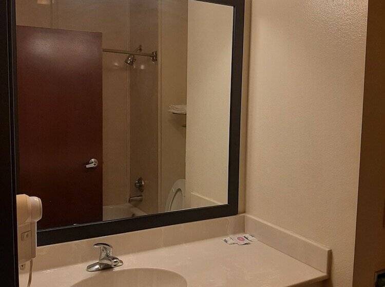 בית מלון כפרי The Regal