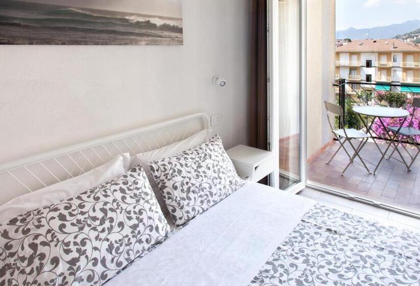 Miriam Hotel & Residence