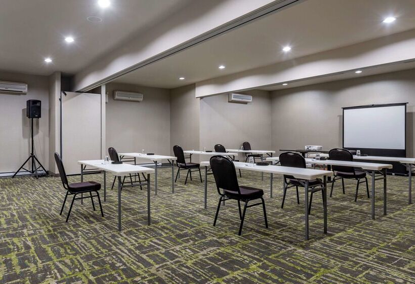 Best Western Plus Dartmouth Hotel & Suites