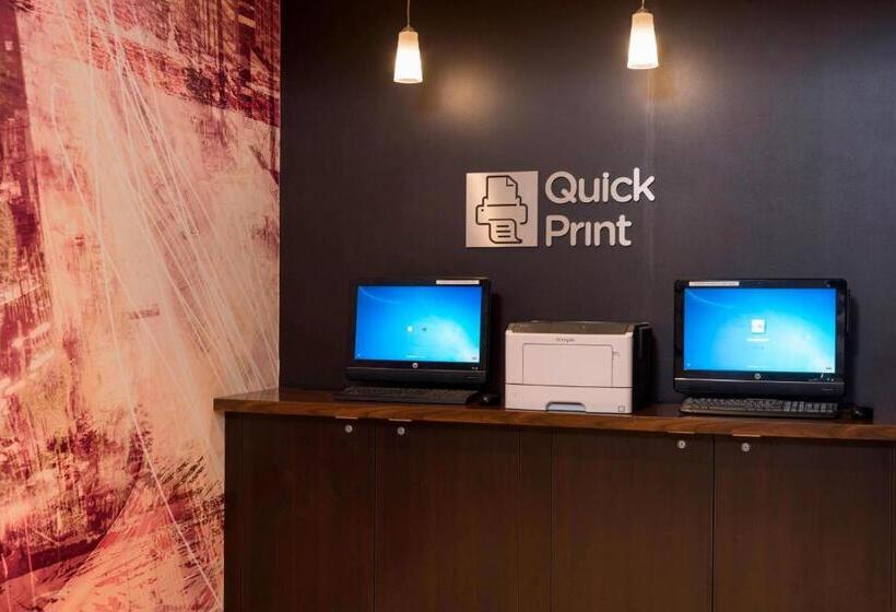 هتل Courtyard Louisville Downtown