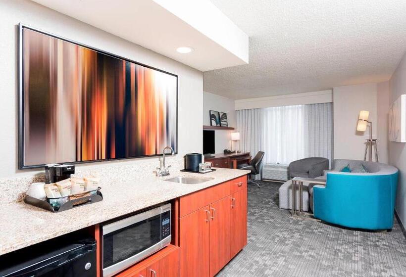 هتل Courtyard Louisville Downtown