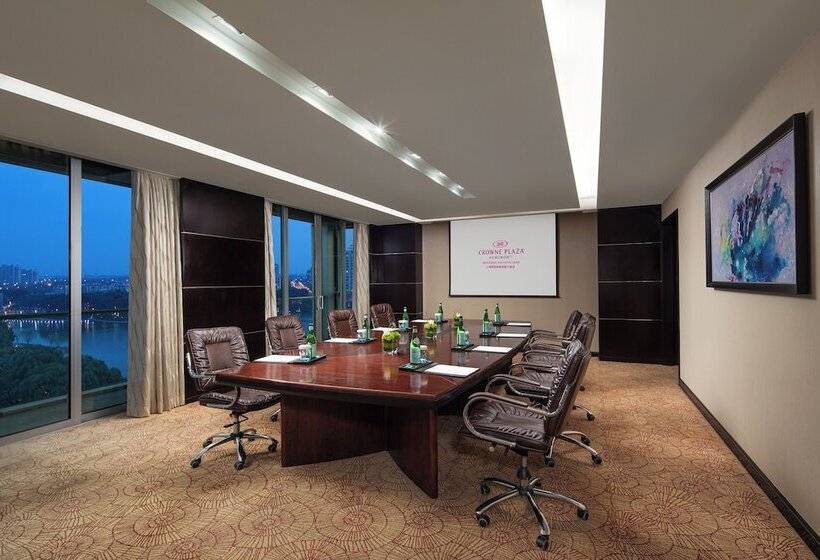 호텔 Crowne Plaza Shanghai Xiayang Lake, An Ihg