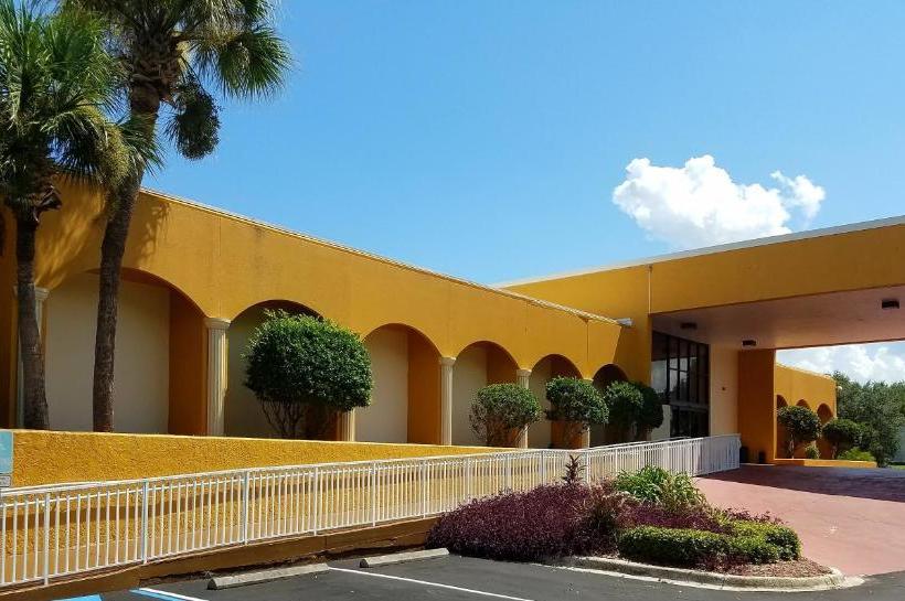 فندق Days Inn & Suites By Wyndham Clermont