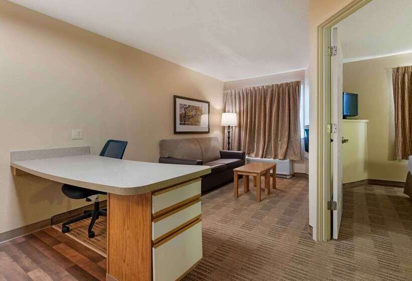 ホテル Extended Stay America Suites  Cincinnati  Blue Ash  Reed Hartman