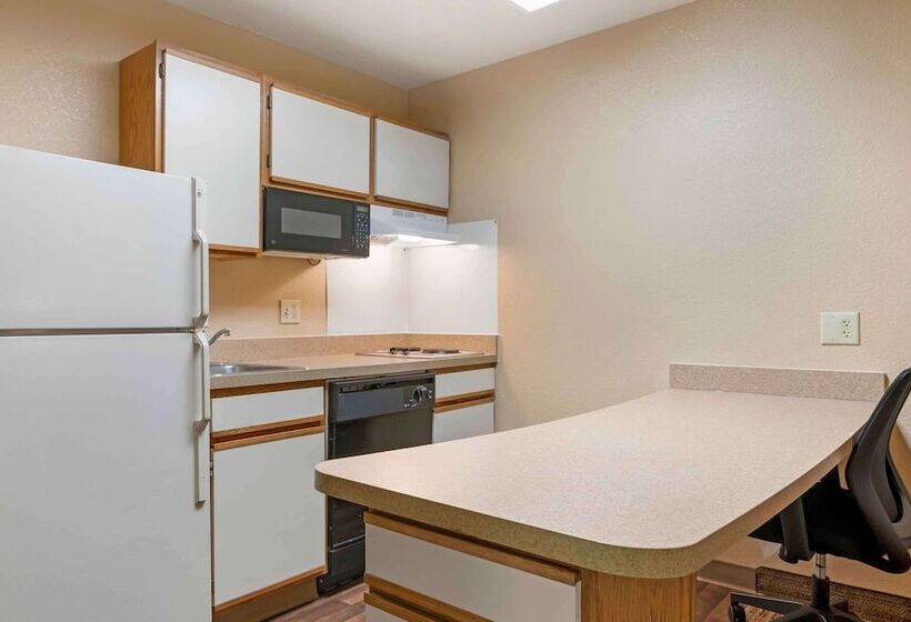 ホテル Extended Stay America Suites  Cincinnati  Blue Ash  Reed Hartman