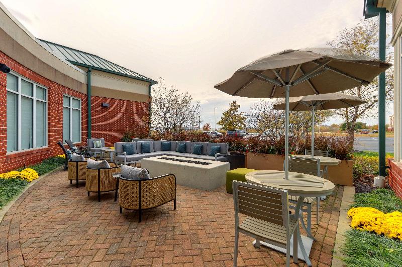 בית מלון כפרי Hilton Garden Inn Indianapolis Airport
