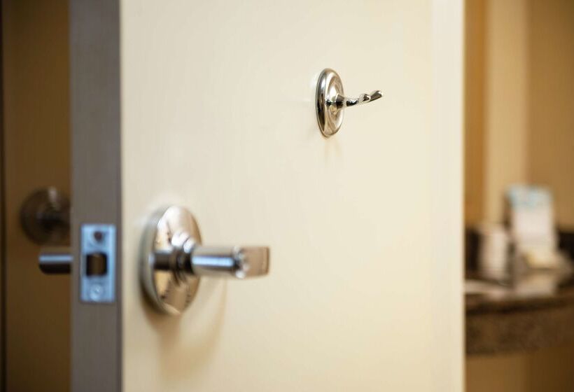 هتل Hilton Garden Inn Sioux Falls South