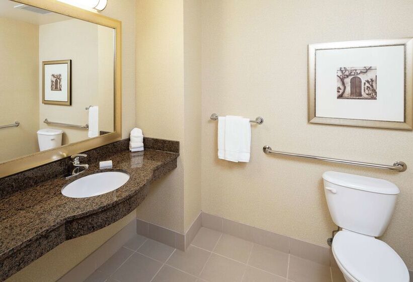 هتل Hilton Garden Inn Sioux Falls South
