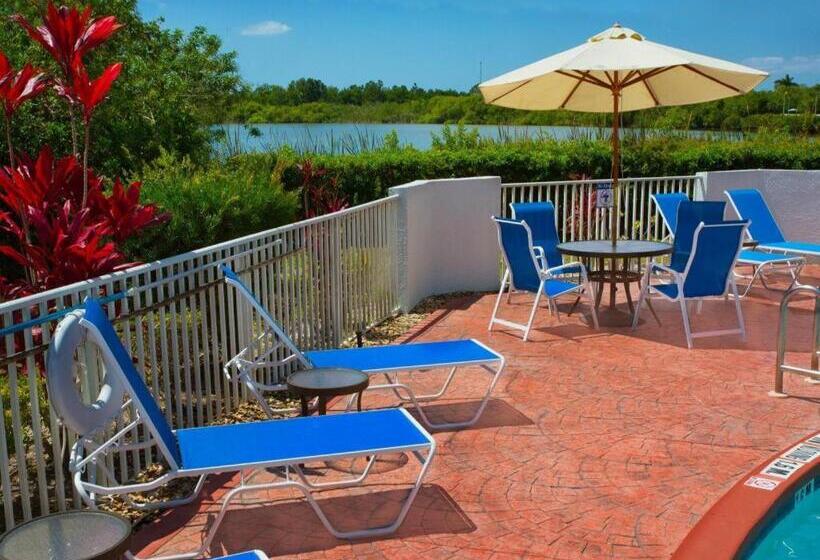 فندق Holiday Inn Express & Suites Port Charlotte By Ihg