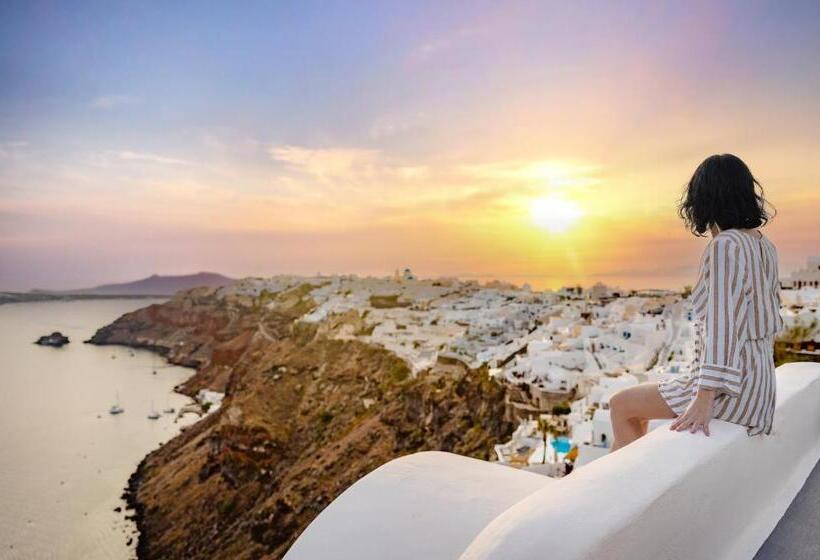 هتل Ikies Santorini