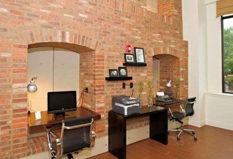 هتل Sleep Inn And Suites Downtown Inner Harbor