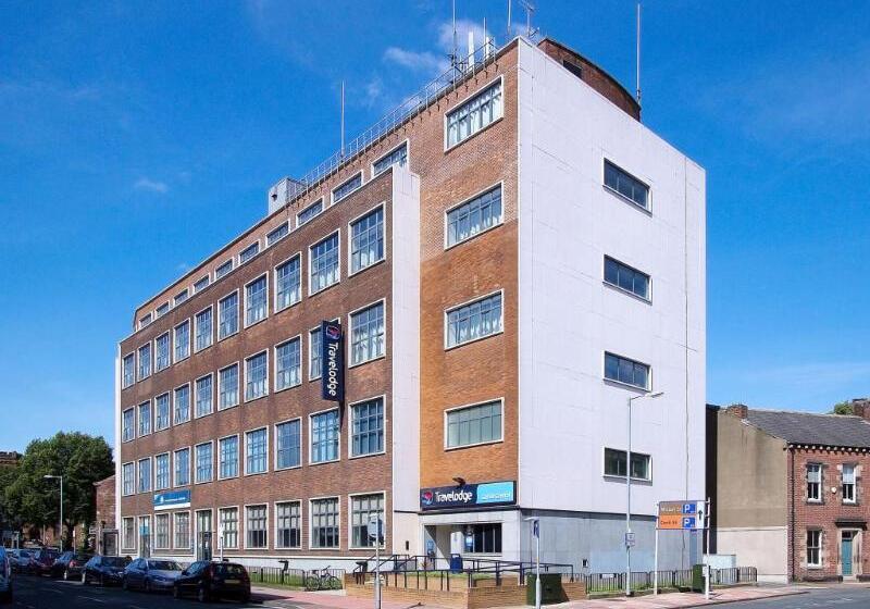 Отель Travelodge Carlisle Central