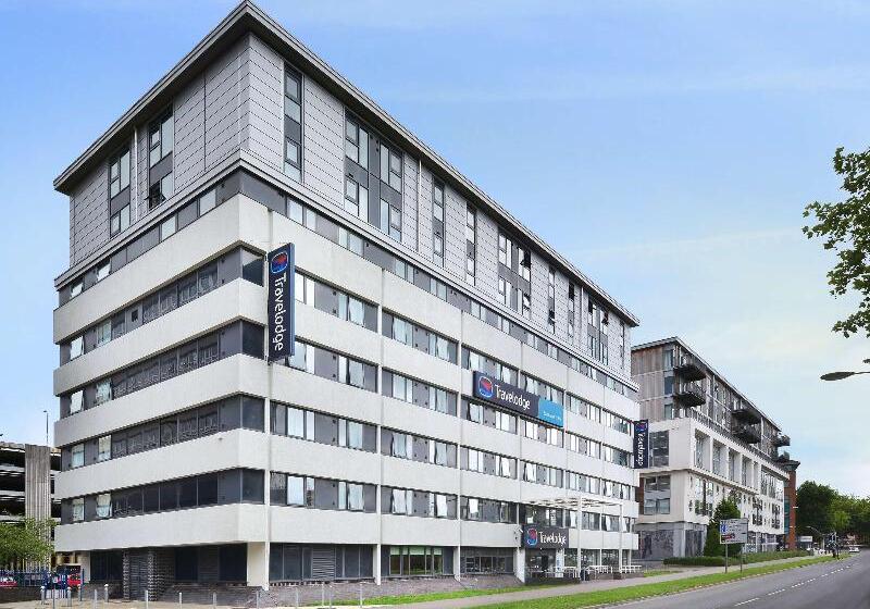 Отель Travelodge Swindon Central