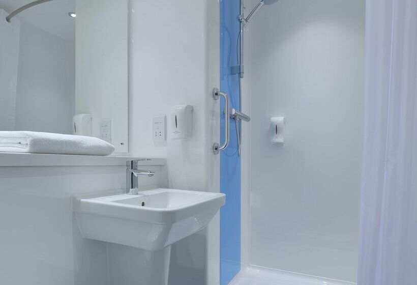 Отель Travelodge Tewkesbury