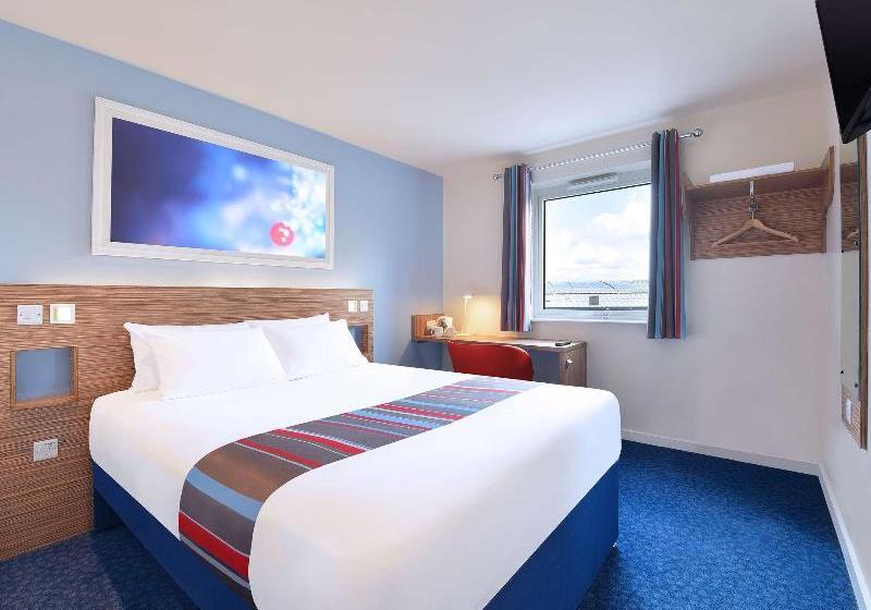 Отель Travelodge Warrington Gemini