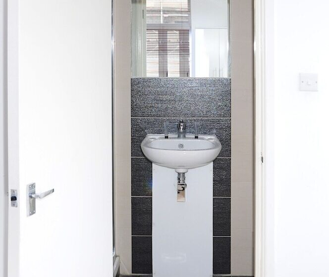 Abercorn House   Hostel