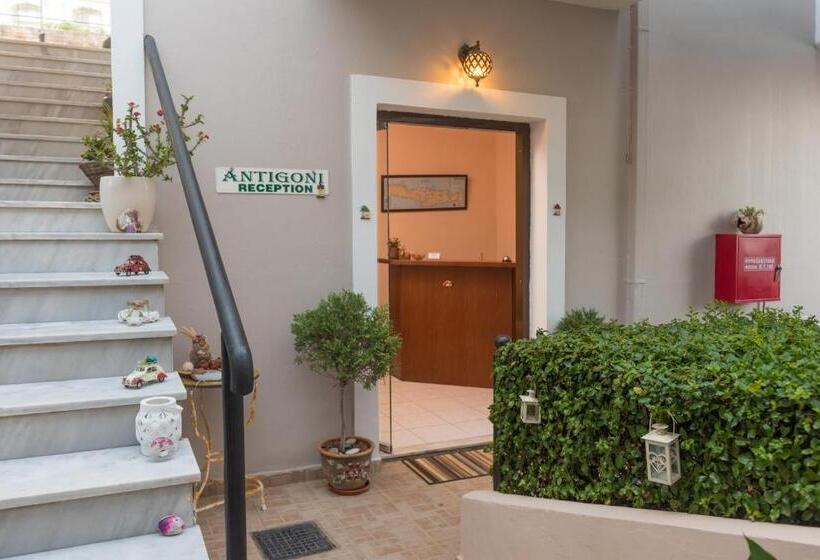 فندق Antigoni