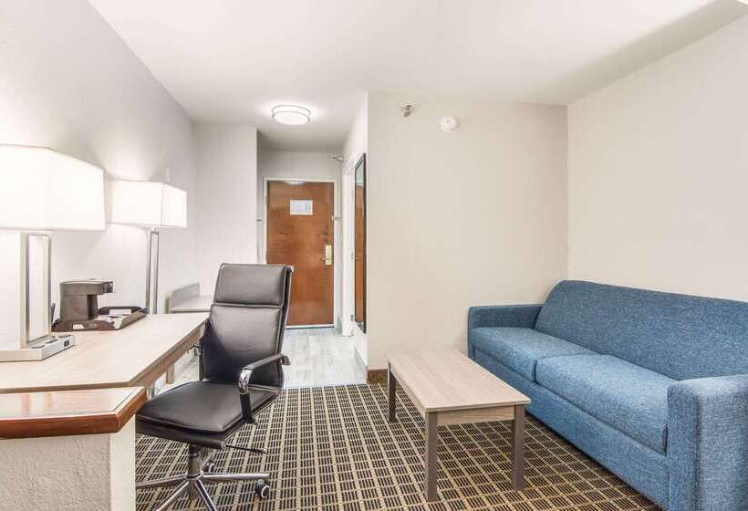 Отель Clarion Pointe South Boston  Danville East