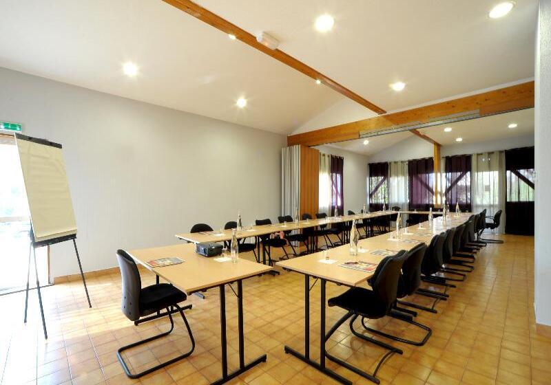 Enzo Hotels Trappes By Kyriad Direct