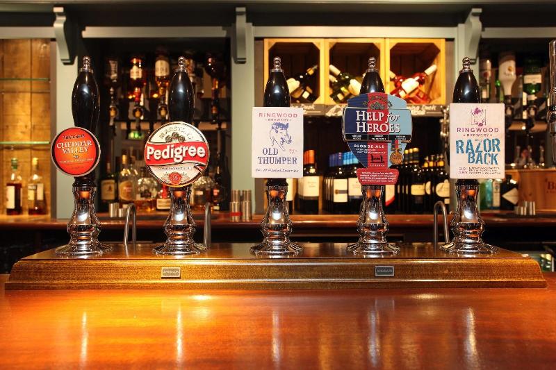 בית מלון כפרי Half Moon, Sherborne By Marston's Inns