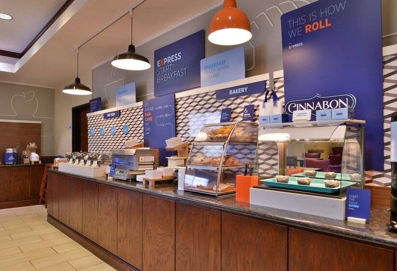 فندق Holiday Inn Express & Suites Pittsburg, An Ihg