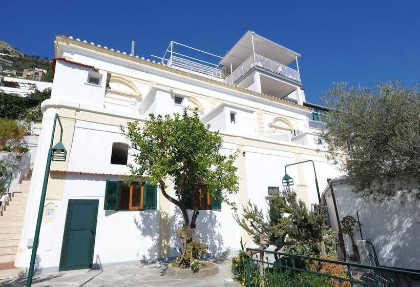 Отель Torre Saracena