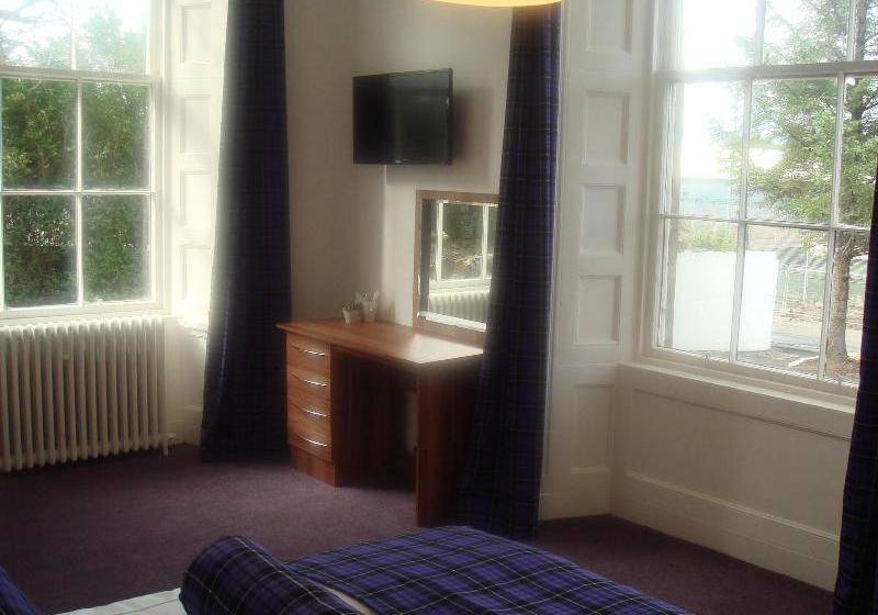 Lomond Airport Hotel