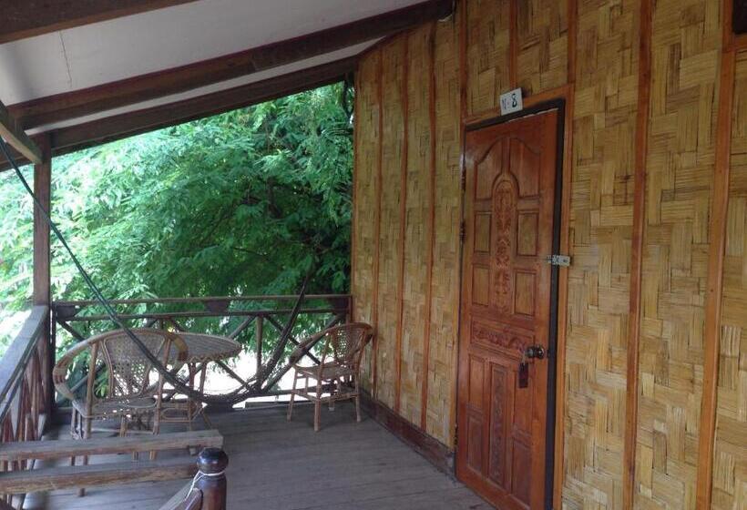 پانسیون Somphamit Guesthouse