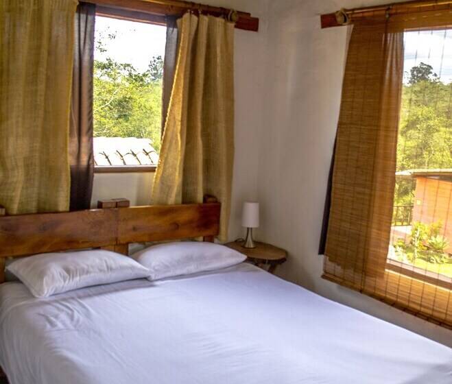 פנסיון Monte Verde Cabañas & Camping