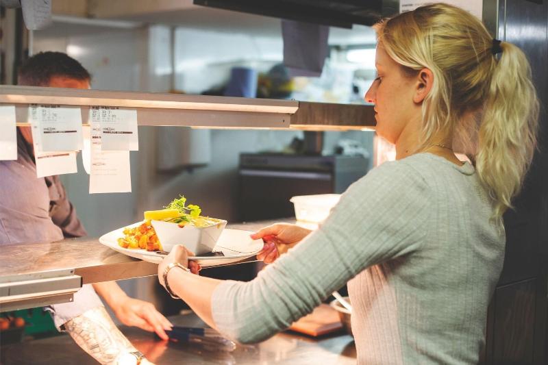 تختخواب و صبحانه The Throckmorton