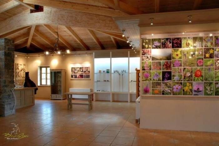 בית מלון כפרי Bourazani Wild Life Resort