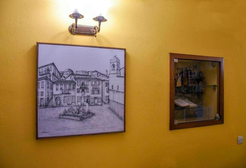 هتل Byron Traditional