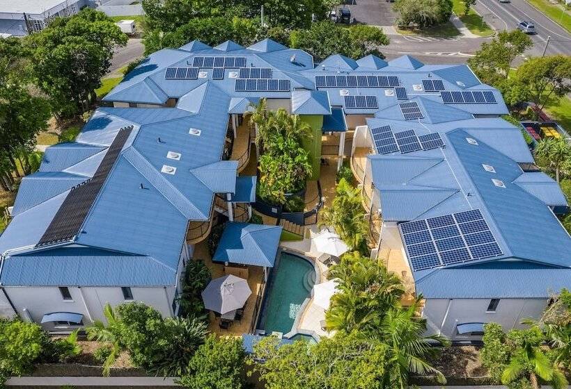 هتل Eco Beach Resort