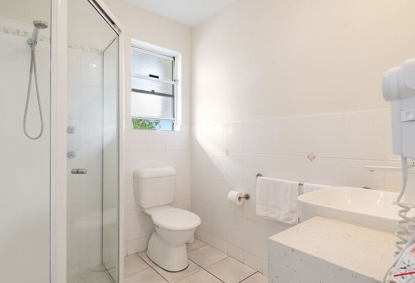 هتل Eco Beach Resort