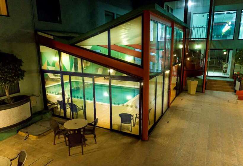 فندق Excellence Express & Suites