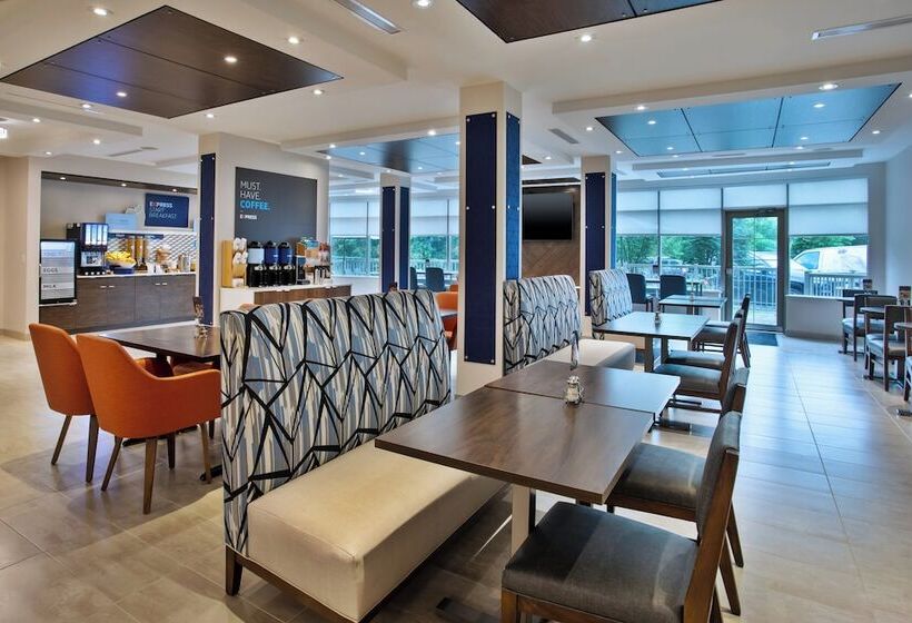 هتل Holiday Inn Express Kingston Central, An Ihg
