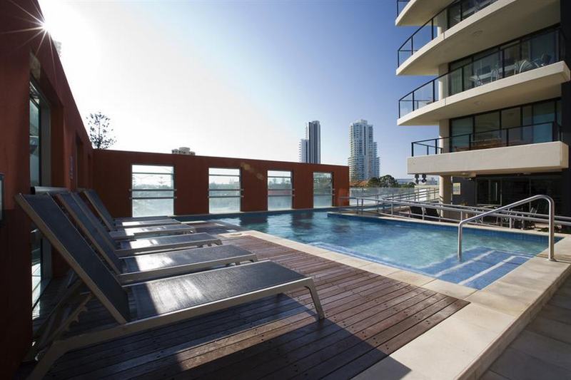هتل Mantra Broadbeach On The Park